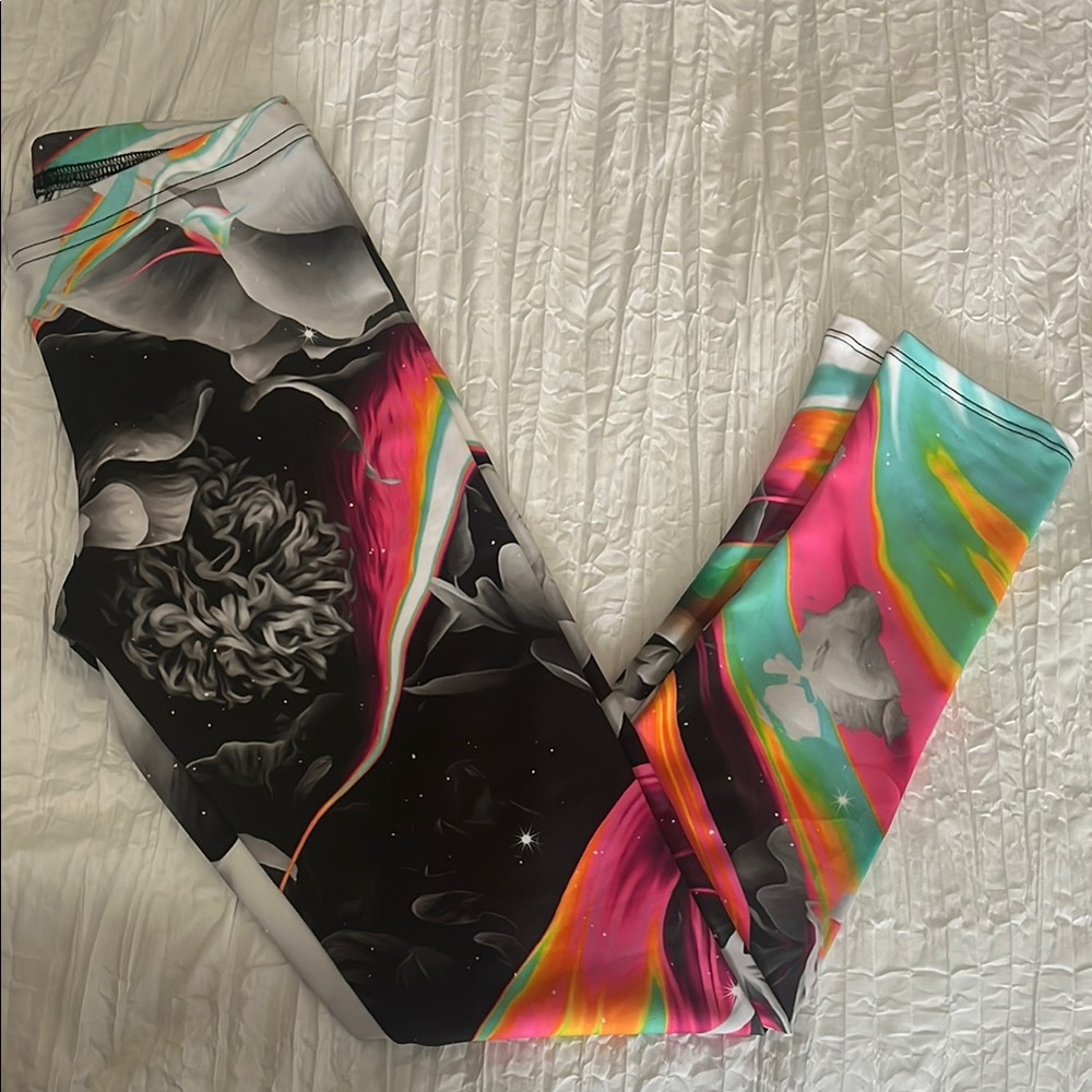 NWOT electro threads leggings